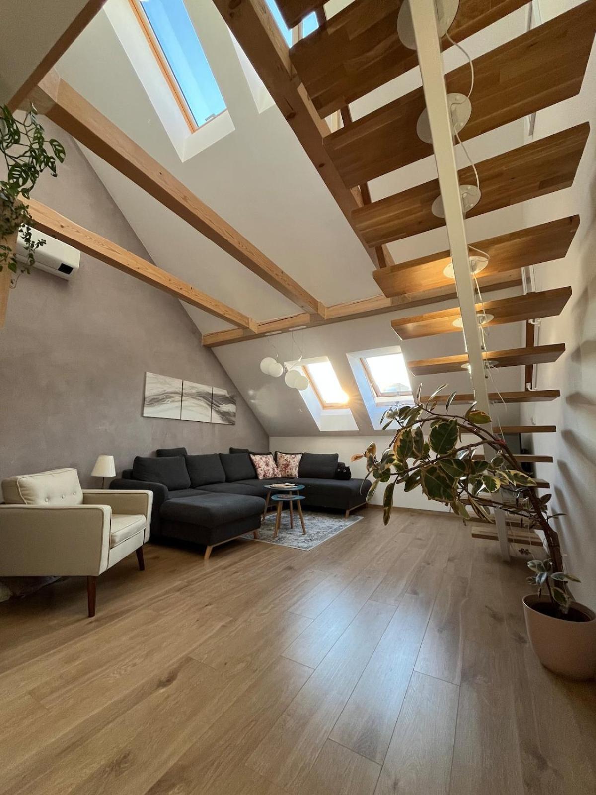 Chic & Design Maisonette For Your City Getaway Apartment *